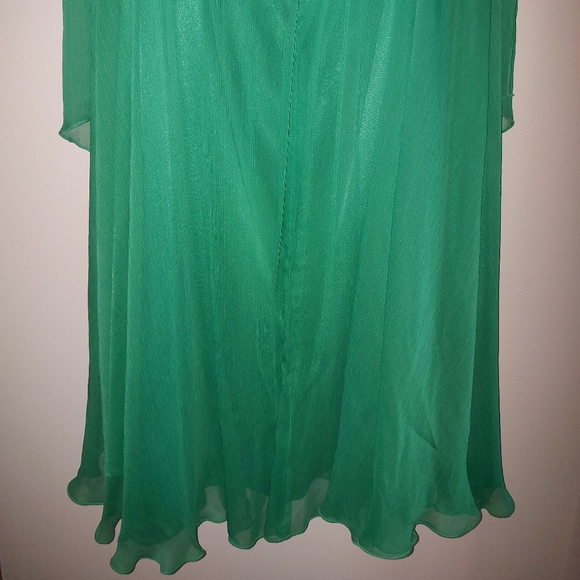 NWT Le Chateau Green Chiffon Dress - Picture 7 of 13